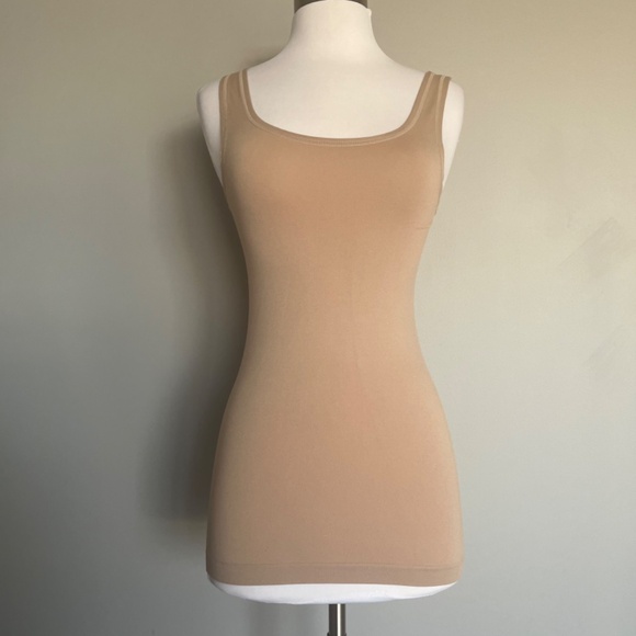 Theory Tubular Nude Seamless Tank Top in Stretch Jersey Italy Scoop Neck Layer - Picture 3 of 8
